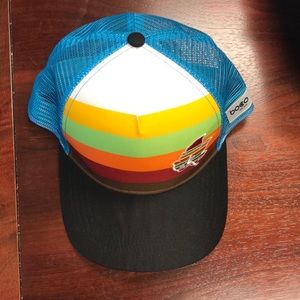 Running technical trucker hat NWOT